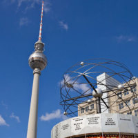 Bild Fernsehturm und Weltzeituhr am Alexanderplatz © visitBerlin, Foto: Wolfgang Scholvien